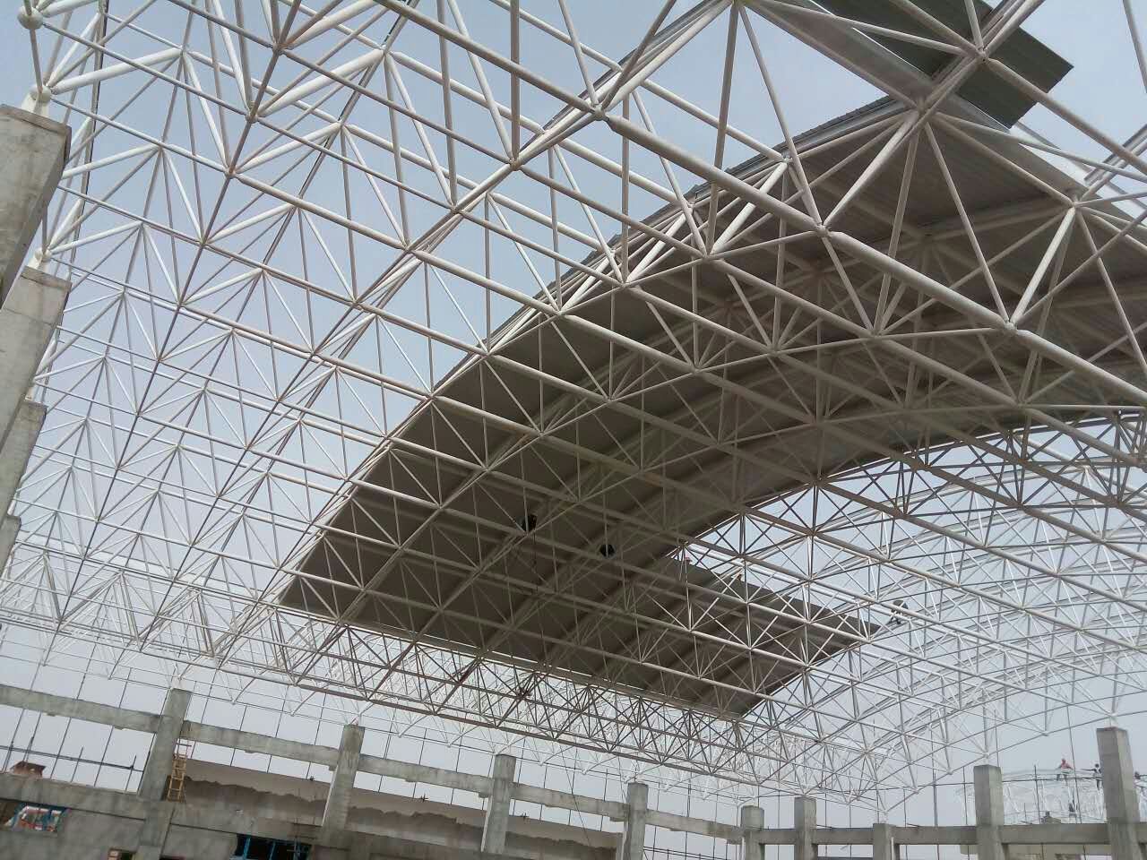泉州青岛一汽网架
